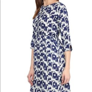 Geometric print blue color dress